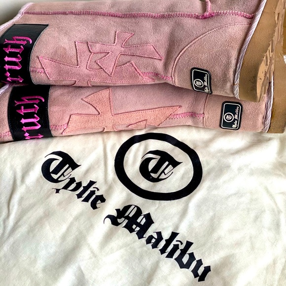 RARE FIND!! Tylie Malibu Made in USA Sheepskin Pink Boots Size 6 - Picture 5 of 7